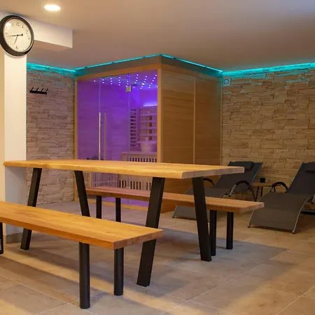 V Podhradi Aparthotel *